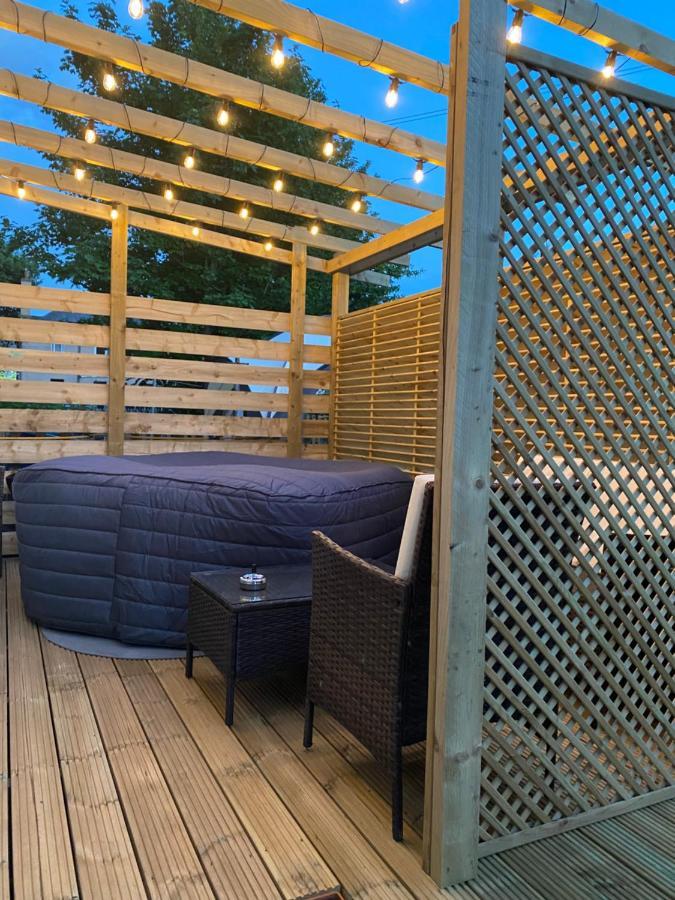 Lovely 3 Bed With Jacuzzi, Close To Airport, Driveway, Wifi Edinburgh Bagian luar foto